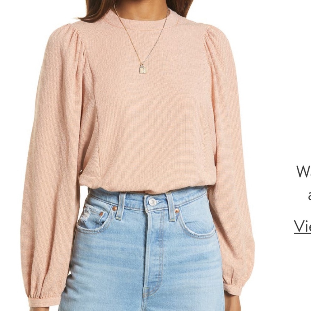Brands new Treasure and Bond top